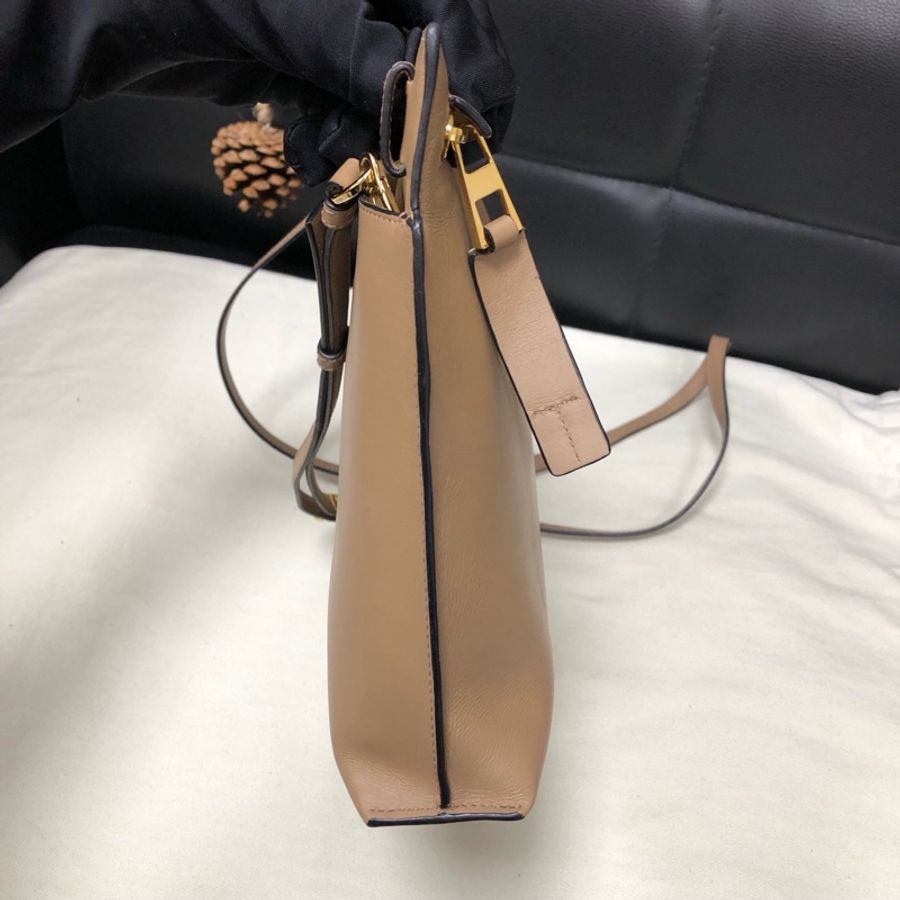 Loewe 羅意威 奶茶色手包斜挎包 年份看編碼-3