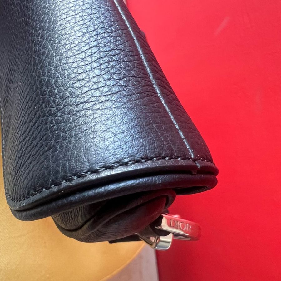 Dior經典黑色耐磨荔枝皮馬鞍造型斜背掛腰兩用包-19