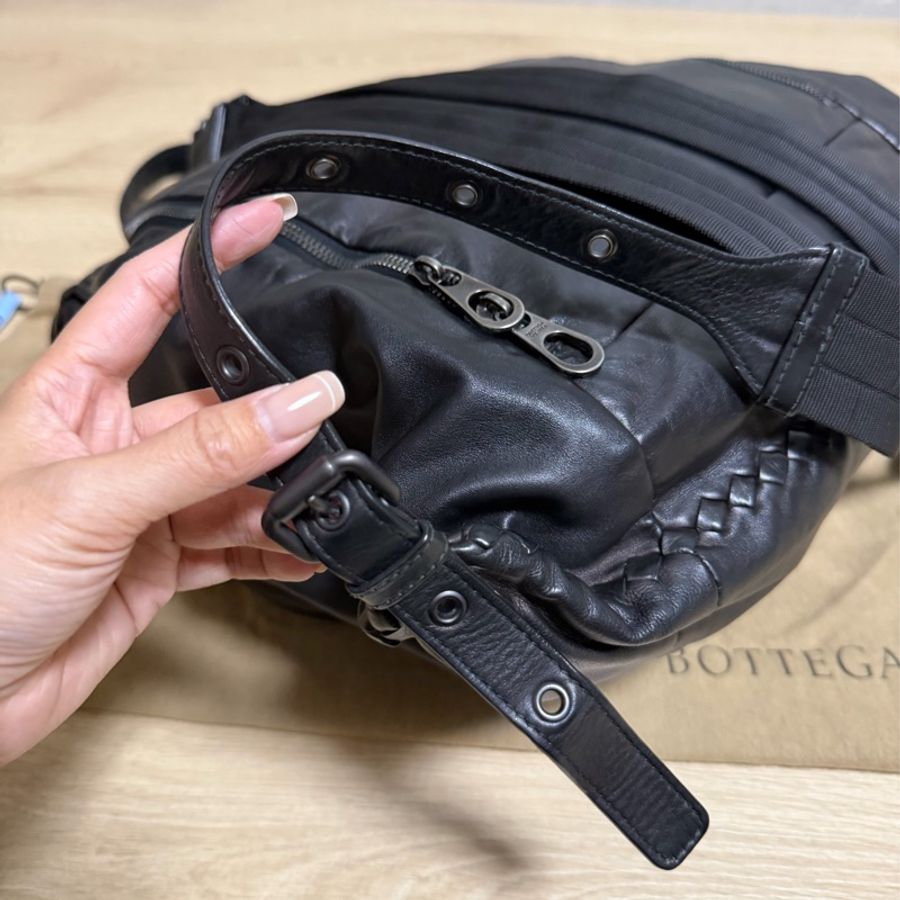 《仙闆名牌精品》BOTTEGA VENETA BV 黑 全皮 後背包 肩背包 雙肩背-7