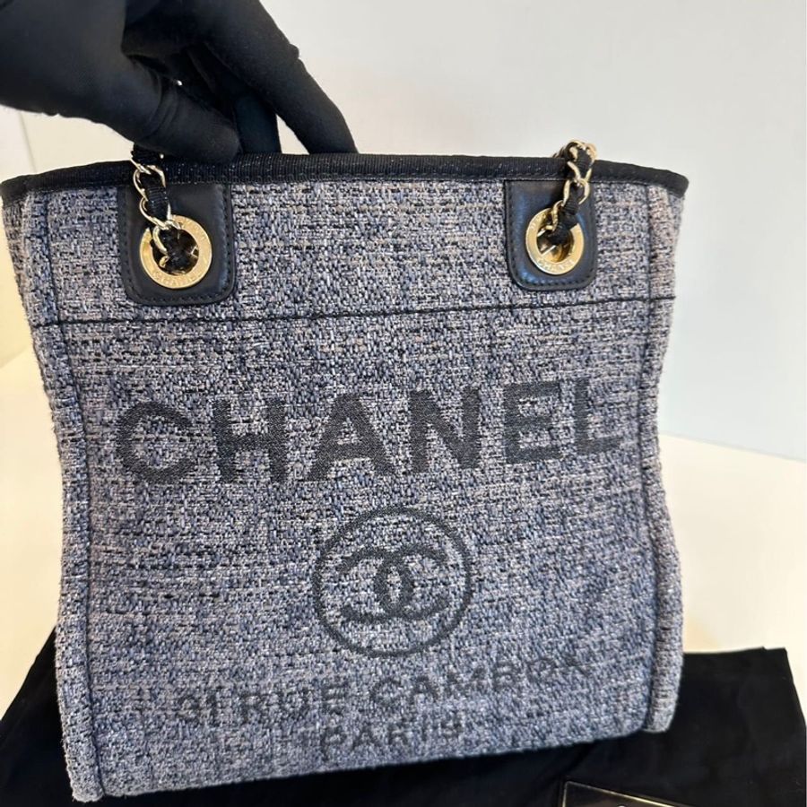 Chanel tote-1
