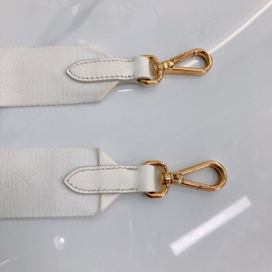 MS0730 Prada 普拉達 重改版本 十字牛皮紋 牛皮 腋下 斜背 粗肩帶 白色 金扣 Re-edition 2005 Saffiano Leather Bag with Strap White x GHW-25