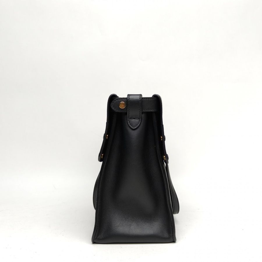 FENDI 黑色牛皮flip大號logo肩帶斜跨包-1