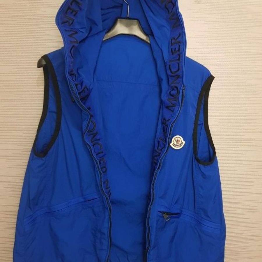 💎Han's house精品服飾💎moncler 立體刺繡字 LOGO 背心  現貨 3原價38000-0