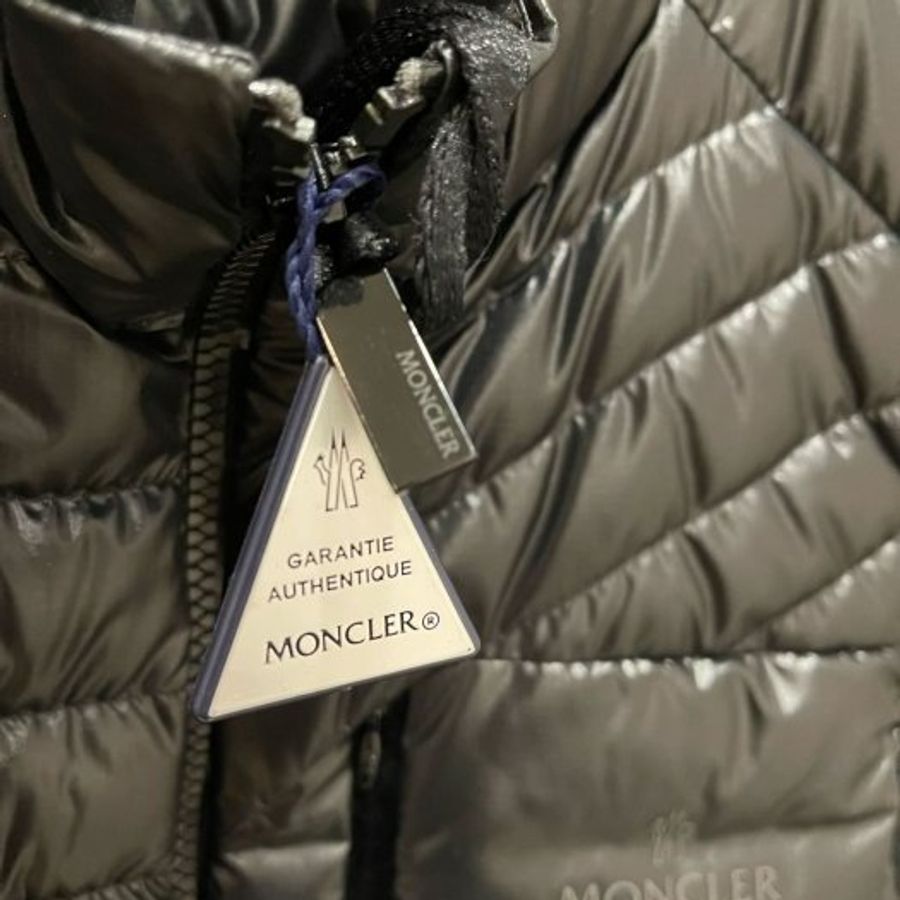 💎Han's house精品服飾💎moncler Valras 羽絨 背心 現貨1/2 原價22300-7