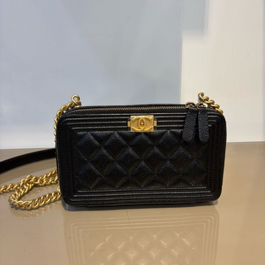 Chanel 黑荔枝牛皮BoyWoc斜背鏈包AP2756-0