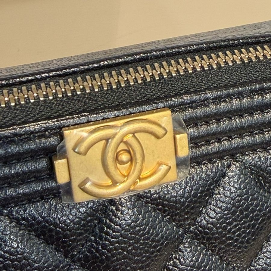Chanel 黑荔枝牛皮BoyWoc斜背鏈包AP2756-1