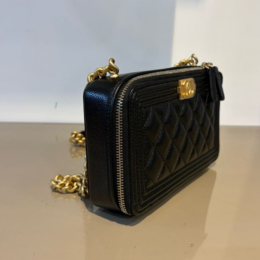 Chanel 黑荔枝牛皮BoyWoc斜背鏈包AP2756-3
