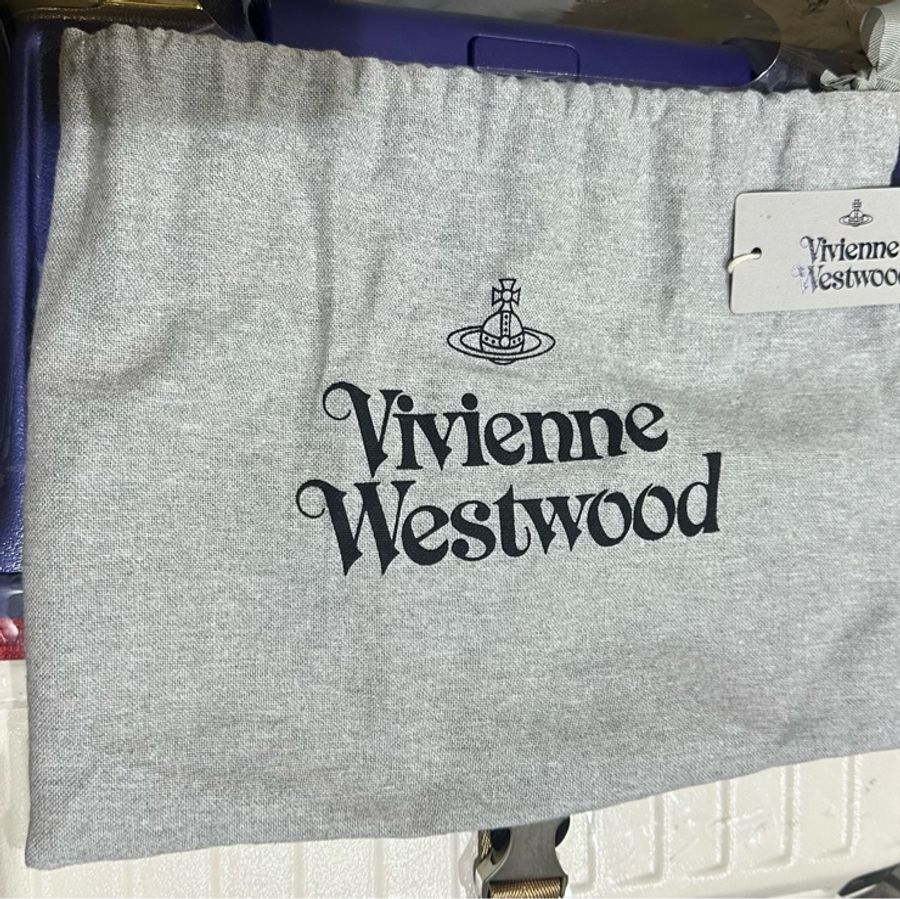 西太后Vivienne Westwood 皮革方型相機包-15