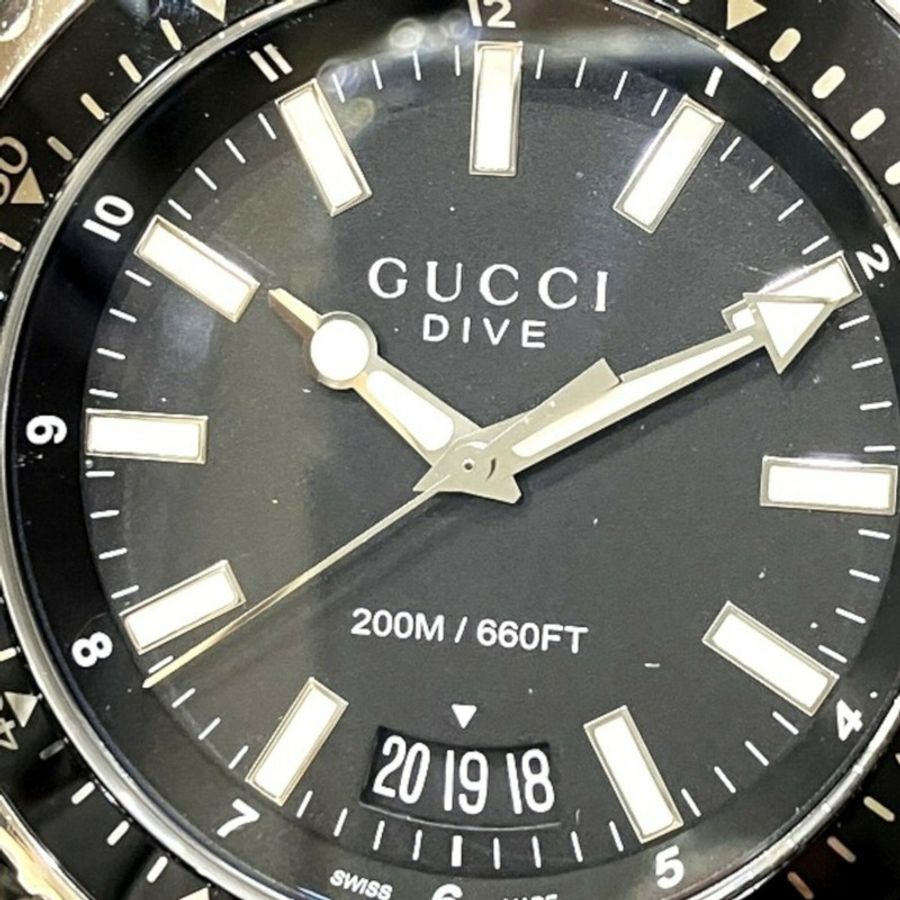 Gucci GUCCI腕錶,總重138.6公克,不鏽鋼錶殼,橡膠錶帶,石英機芯,黑色錶盤,型號136.2 YA136204B-3