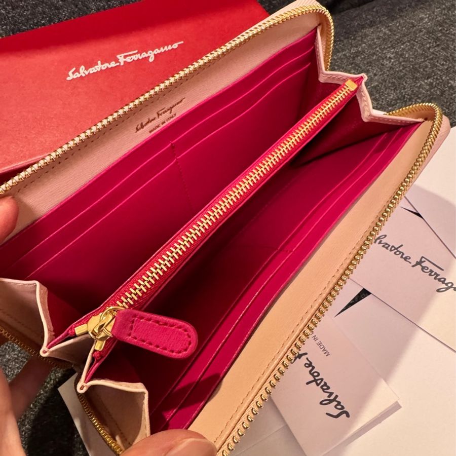 Salvatore Ferragamo 專櫃正品 粉色 大長夾 發財包-16