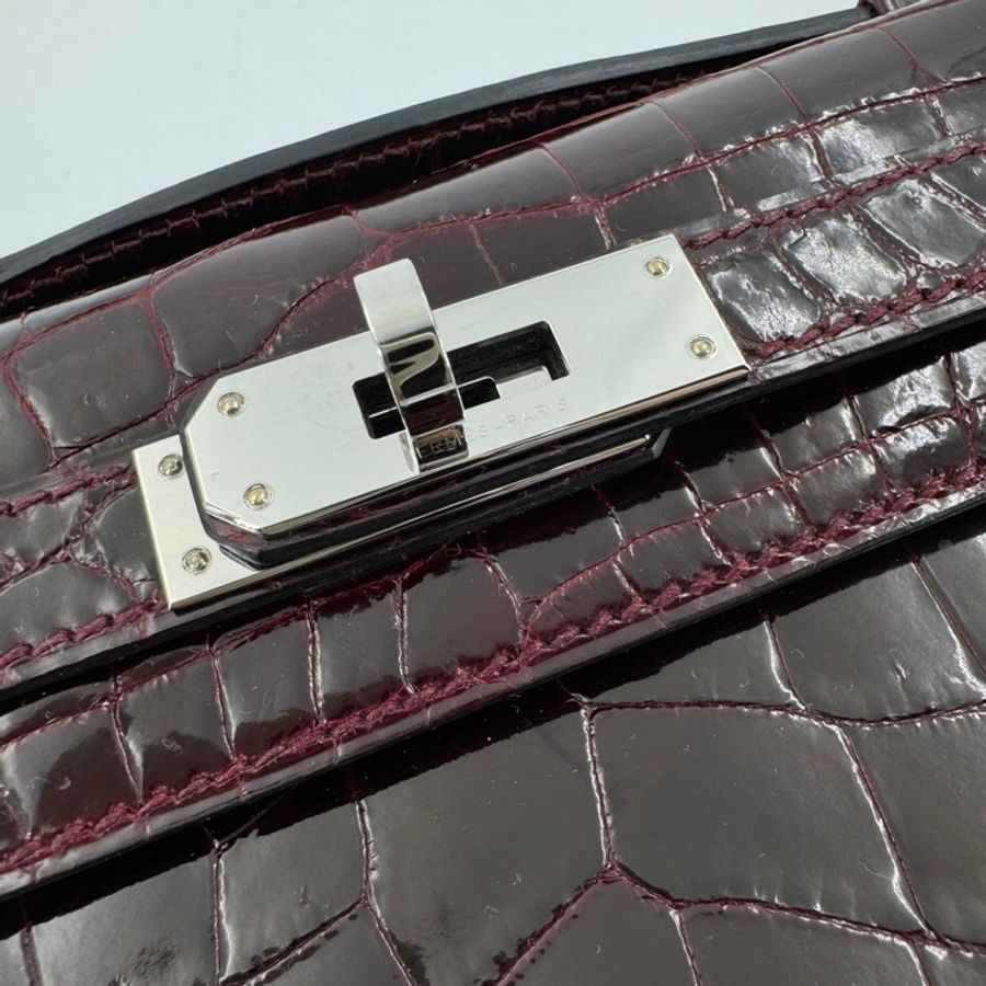 Hermès Kelly Cut Bag in Bordeaux Shiny Porosus Crocodile Leather with PHW-6