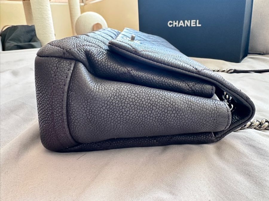 CHANEL CF  Lady Pearly 灰紫色磨砂荔枝皮法棍銀扣鏈條包-3
