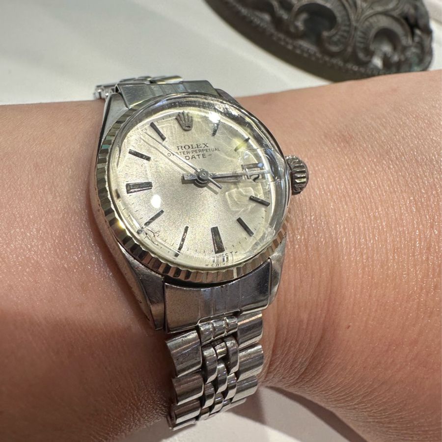 ROLEX OYSTER-PERPETUAL DATE-0