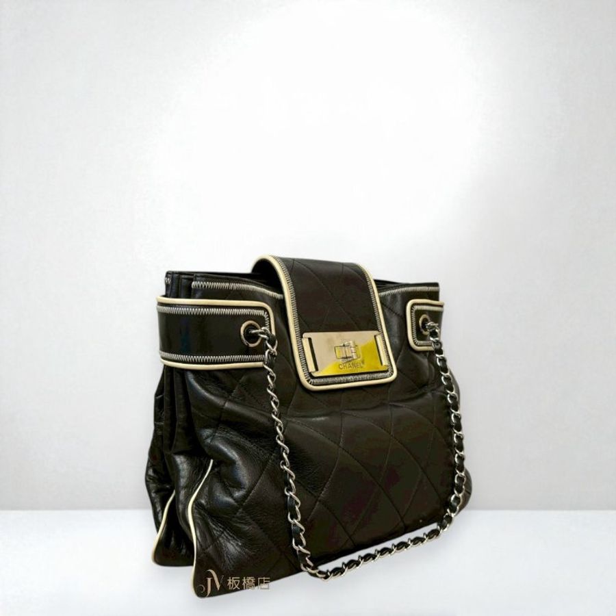 JS1233-CHANEL 黑色小羊皮絎縫下蓋肩背包A46047-2