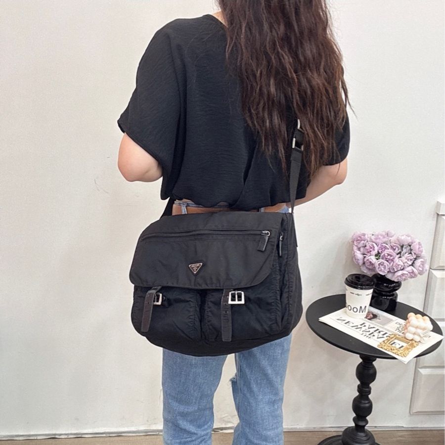 【赫蒂國際精品】Prada 普拉達 經典三角LOGO尼龍翻蓋雙扣中性斜背包/郵差包 vintage-1