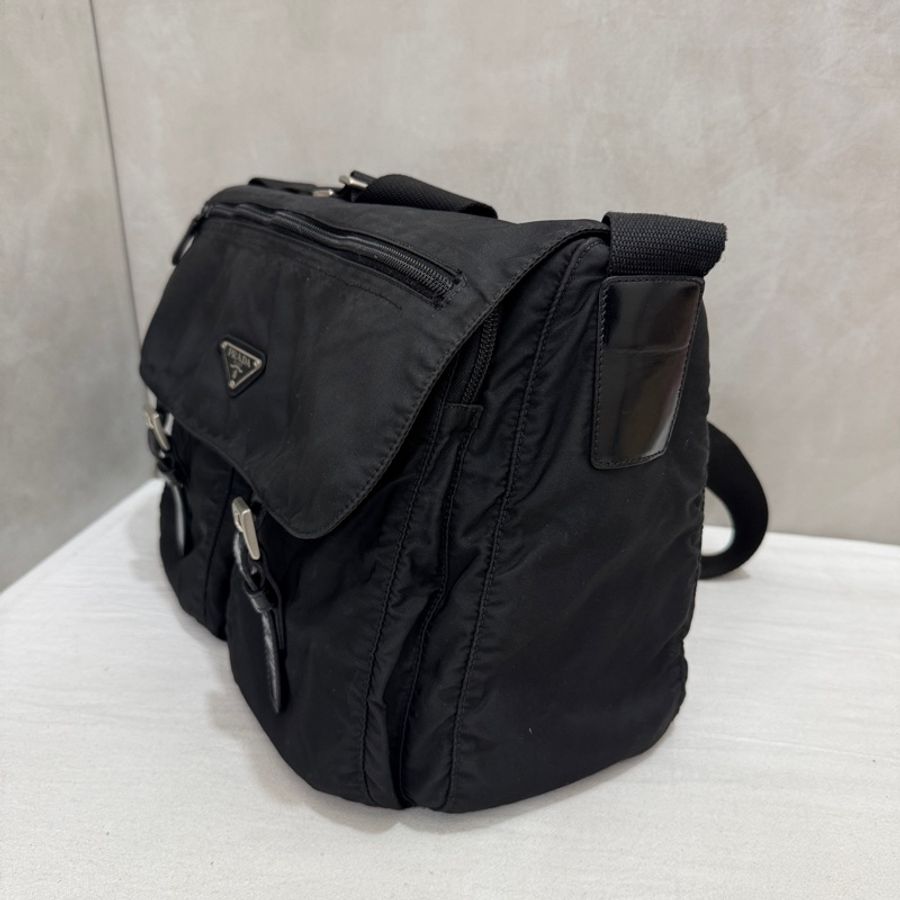 【赫蒂國際精品】Prada 普拉達 經典三角LOGO尼龍翻蓋雙扣中性斜背包/郵差包 vintage-5