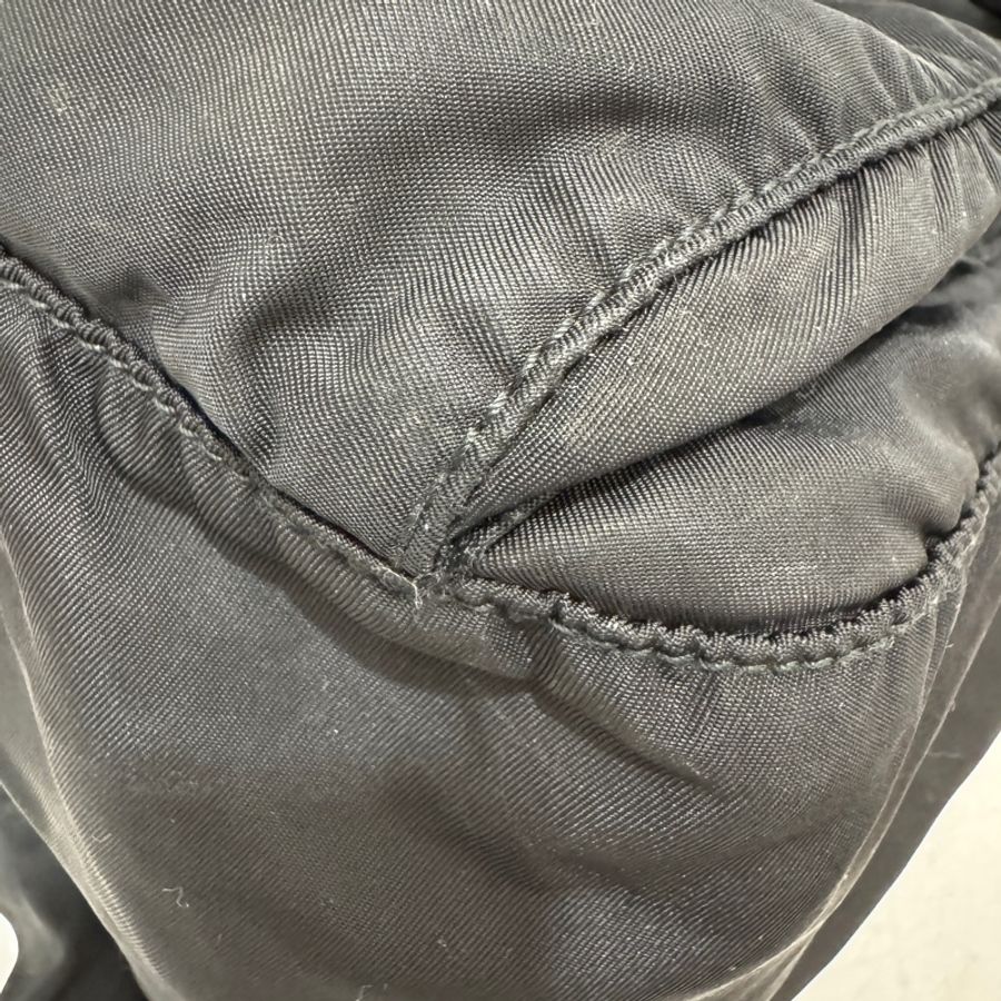 【赫蒂國際精品】Prada 普拉達 經典三角LOGO尼龍翻蓋雙扣中性斜背包/郵差包 vintage-11