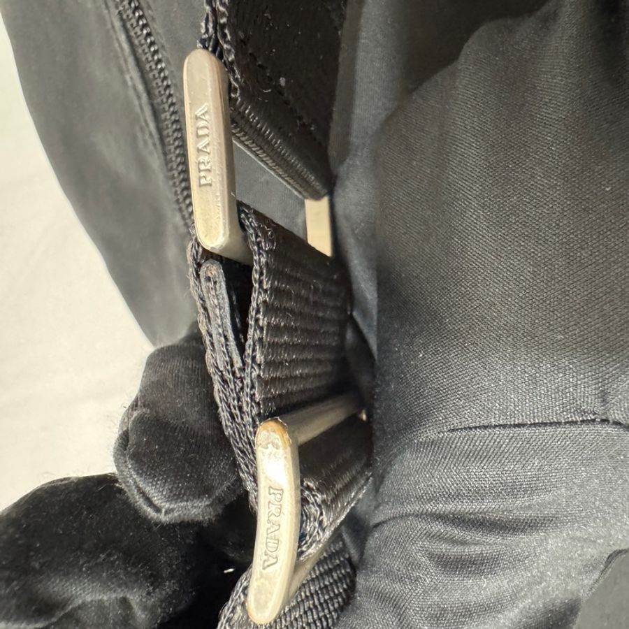 【赫蒂國際精品】Prada 普拉達 經典三角LOGO尼龍翻蓋雙扣中性斜背包/郵差包 vintage-20
