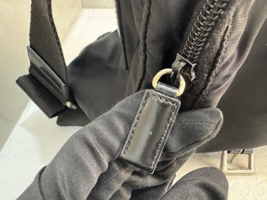 【赫蒂國際精品】Prada 普拉達 經典三角LOGO尼龍翻蓋雙扣中性斜背包/郵差包 vintage-28