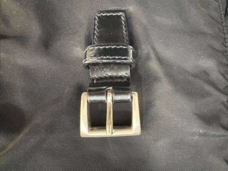 【赫蒂國際精品】Prada 普拉達 經典三角LOGO尼龍翻蓋雙扣中性斜背包/郵差包 vintage-33