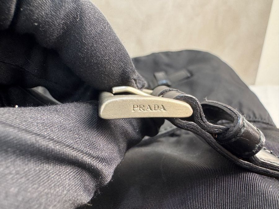【赫蒂國際精品】Prada 普拉達 經典三角LOGO尼龍翻蓋雙扣中性斜背包/郵差包 vintage-38