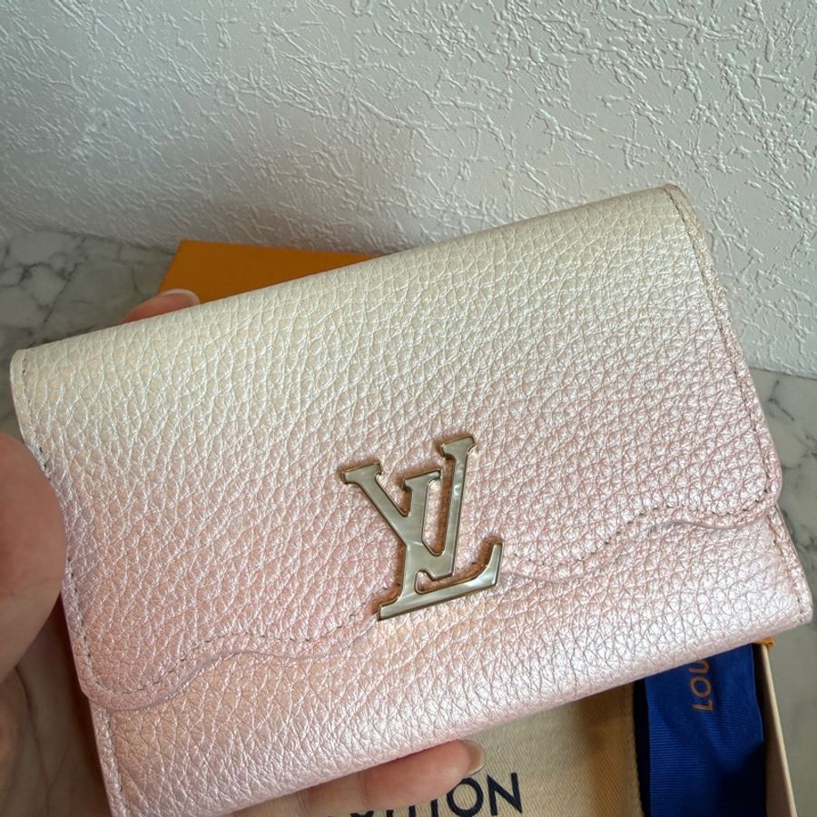 lv 絢彩🩷❤️🤍三折中夾-1