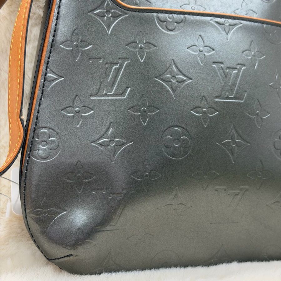 LV Webster Street 灰黑色單肩包 XC454-8