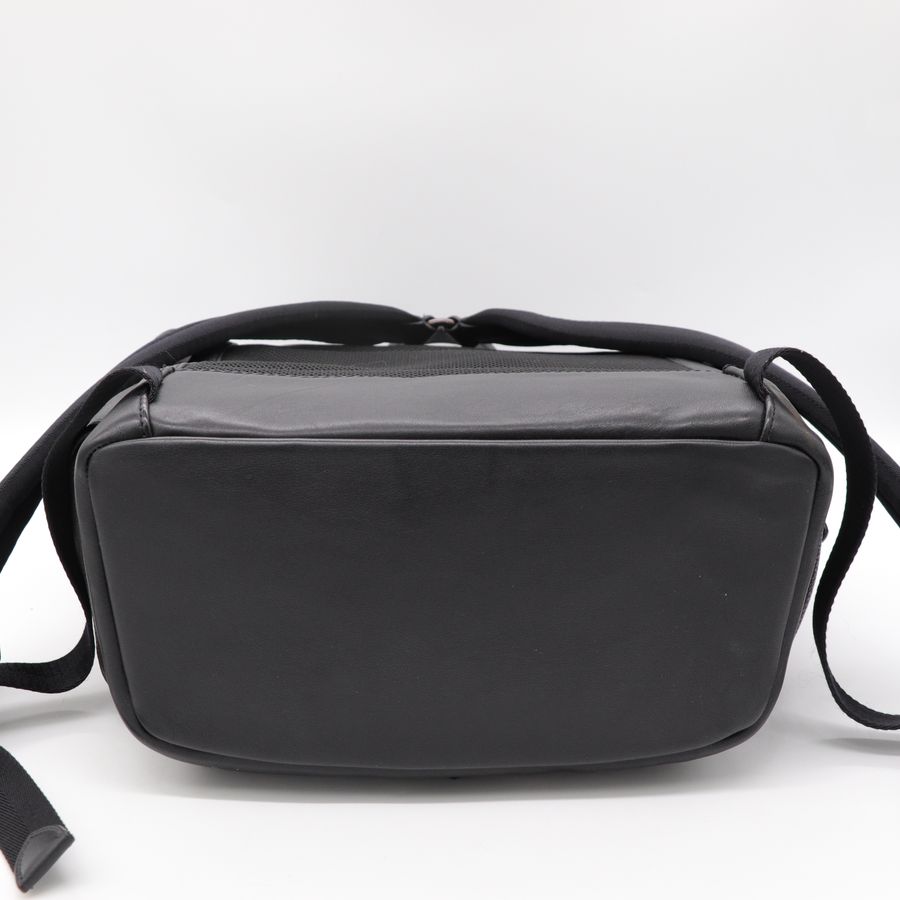 Coach 蔻馳 男士經典 黑色皮革 翻蓋 Hitch 後背包 透氣網布-10