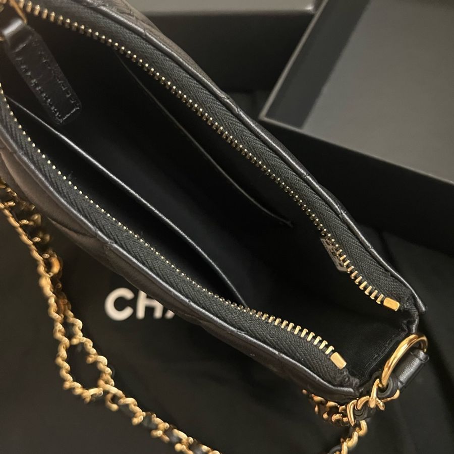 CHANEL Matelasse Hobo 菱格紋 愛心鏈條 半月包 腋下包-2