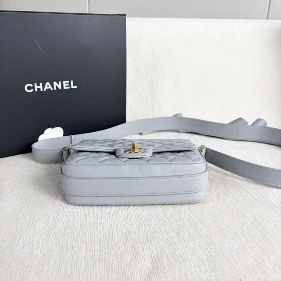 Chanel 荷葉邊包 灰色金扣 灰金 羊皮20*15*6 9新 配件塵袋保卡-7