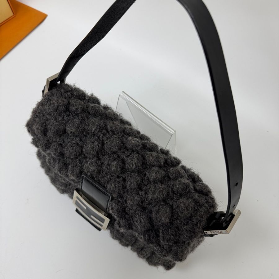 【赫蒂國際精品】Fendi Baguette 灰色毛線針織肩背包 手提包vintage 二手 中古-11