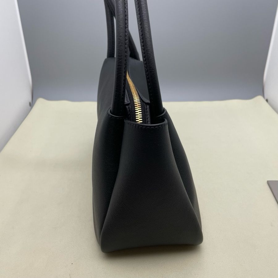 99新普拉達/PRADA  Soft Grainhobo黑金三角標牛皮手提單肩包 尺寸16×10.-3
