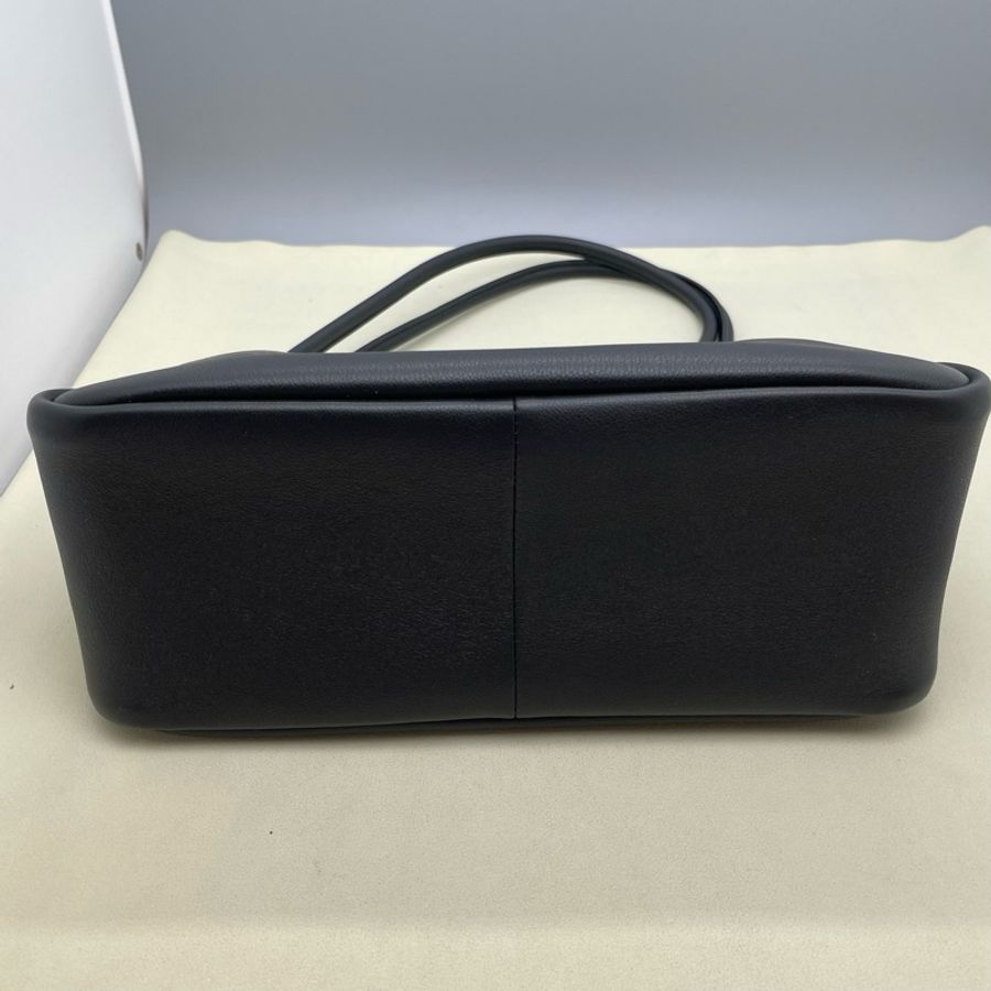 99新普拉達/PRADA  Soft Grainhobo黑金三角標牛皮手提單肩包 尺寸16×10.-5
