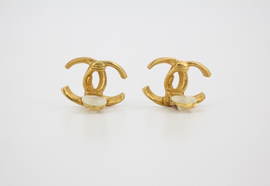 Chanel Vintage 00T 鍍金啞金色經典CC耳環-8