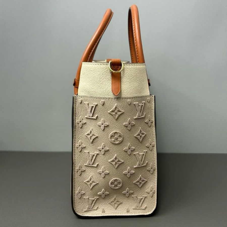 LV On My Side 中號 粒面牛皮 拼接米白色皮革 30.5 *14 *24.5 cm 9新 配件肩帶 塵袋-7