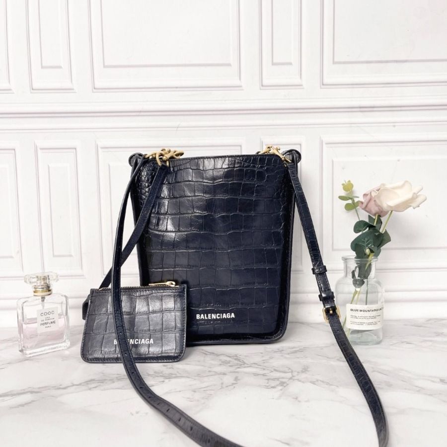 Balenciaga 黑色鱷魚皮壓紋 tool tote 水桶包 17*9*23 9新 配件塵袋 肩帶 子母袋-1