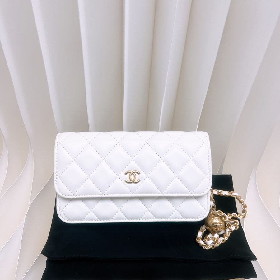 Chanel mini woc 白色金球鏈條包-0