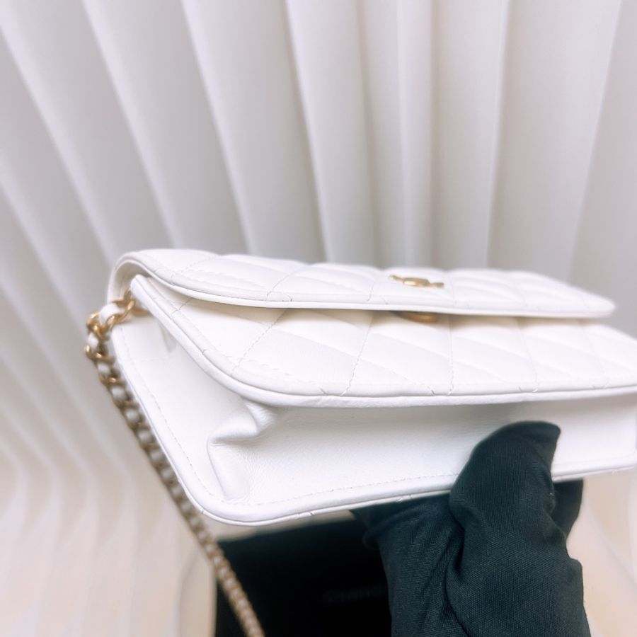 Chanel mini woc 白色金球鏈條包-4