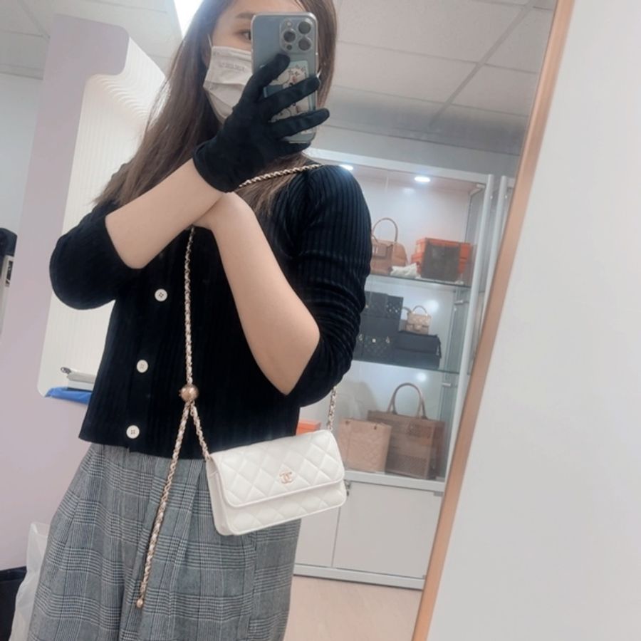 Chanel mini woc 白色金球鏈條包-12