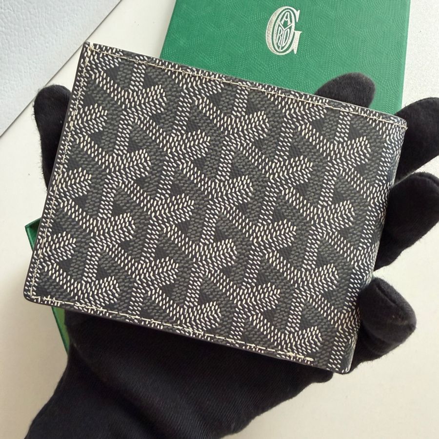 Goyard Victoire Wallet 對折8卡短夾 全新（灰色）-2