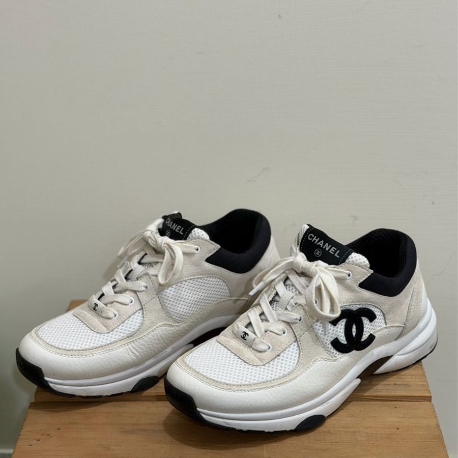 【附百貨發票】CHANEL 經典黑白熊貓配色麂皮拼接運動鞋-4