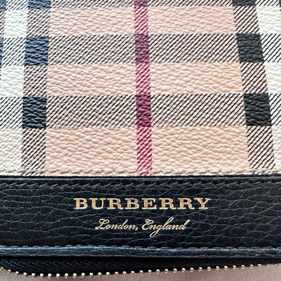 🖤 Burberry 經典戰馬格紋拉鍊長夾｜奶茶格紋×黑金配色-1