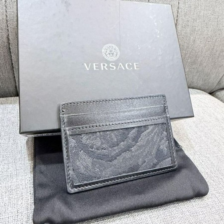 💎Han's house精品服飾💎 VERSACE 凡賽斯 女神頭 頂級黑牌 卡夾-1