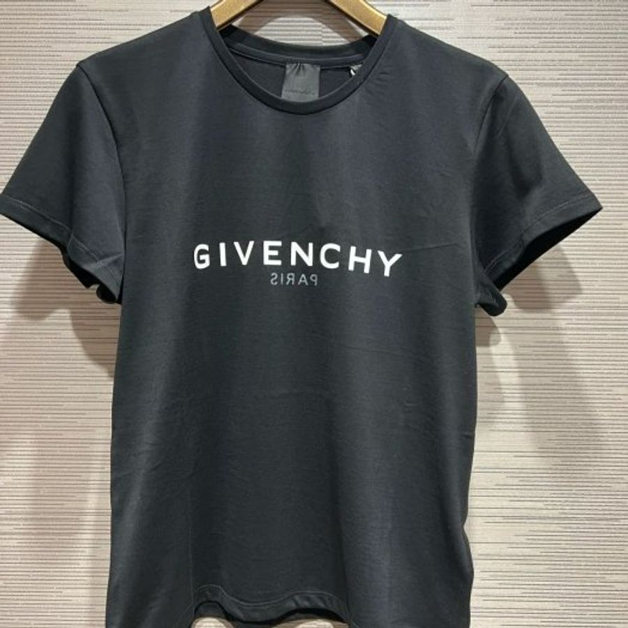 💎Han's house精品服飾💎 GIVENCHY 紀梵希 LOGO 短 T 現貨 青年款=女成人 S M-0