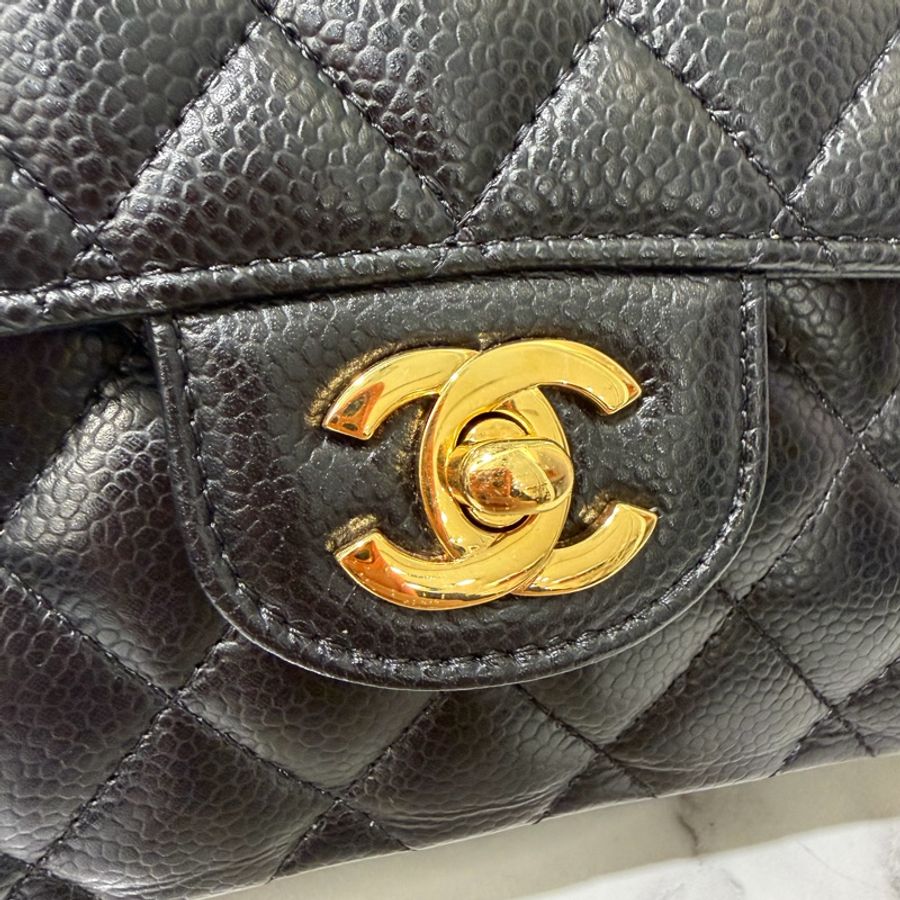 Chanel 黑荔枝牛皮菱格紋Coco23金釦雙蓋肩斜背包A01113-5