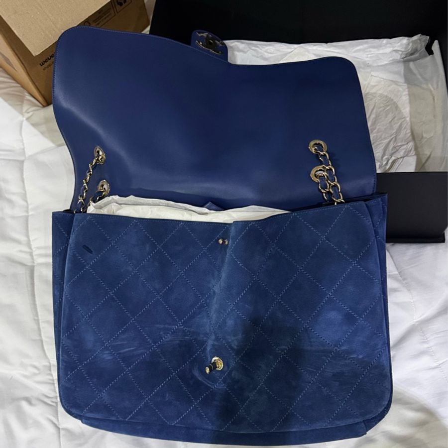 Nigo 權志龍Gd 同款Chanell x Pharrel Williams 菲董聯名限量款 flag bag 藍色麂皮大包近全新-9