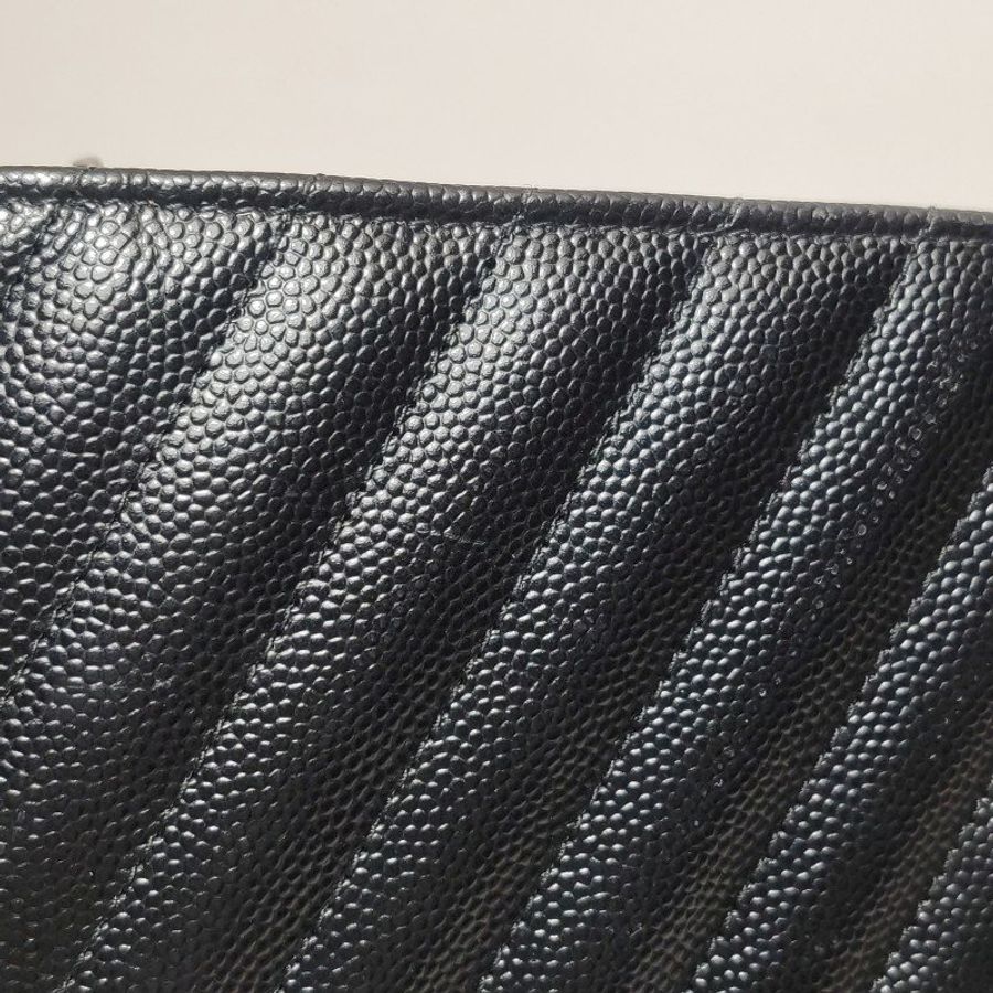 Saint Laurent Envelope牛皮V紋絎縫YSL標誌斜背包肩背包-18