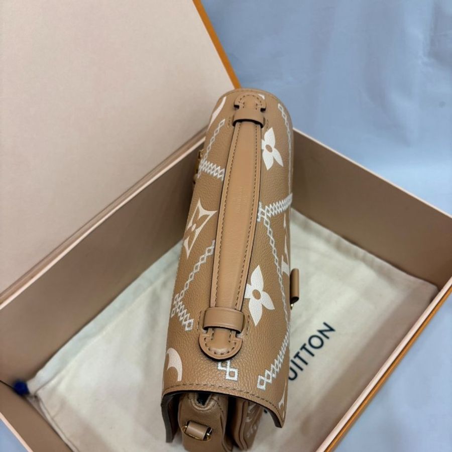 LV Pochette Metis郵差包 芯片款 奶茶色 25*19*7 98新配件塵袋盒子-4