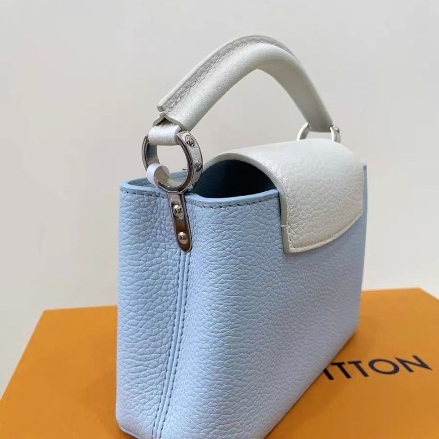 LV Capucines mini馬卡龍藍拼白色 寬肩帶 20*13.5*8 99新配件塵袋-2