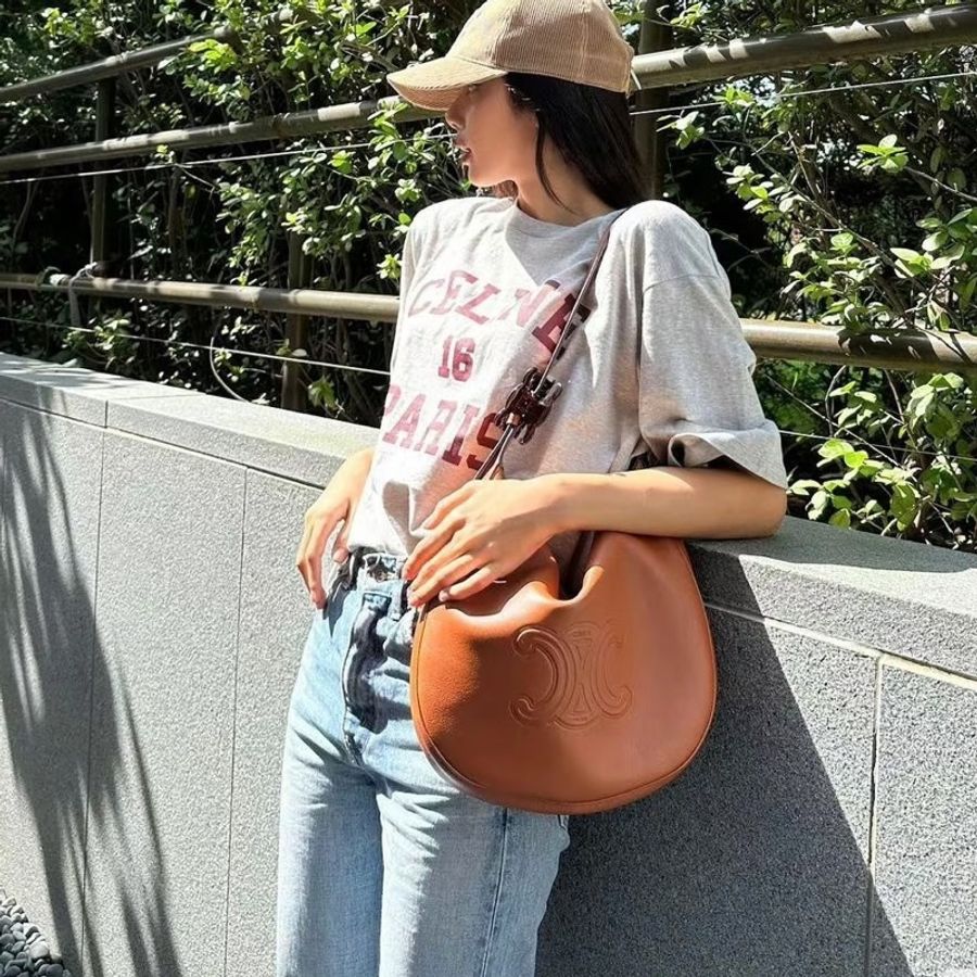 CELINE賽琳焦糖色浮雕凱旋門Heloise Hobo中號現貨-25